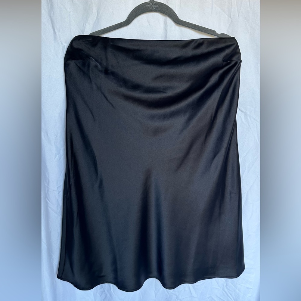 Strapless satin black dress